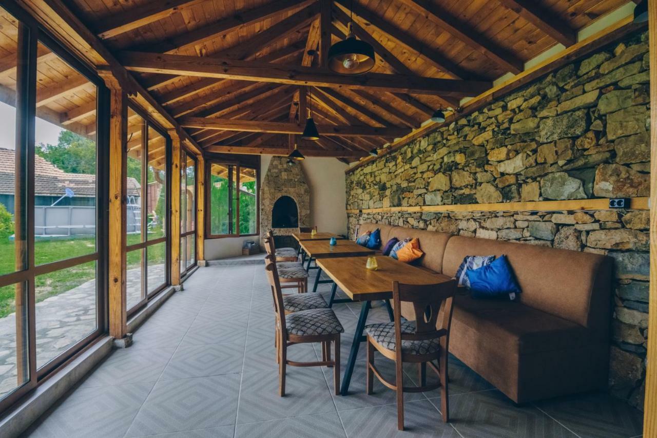 Завоя Hotel Kruşuna Exterior foto